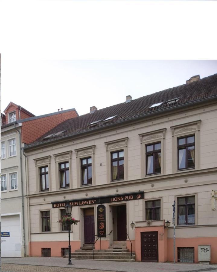 Hotel-Garni "Zum Loewen" 巴特弗赖恩瓦尔德 外观 照片